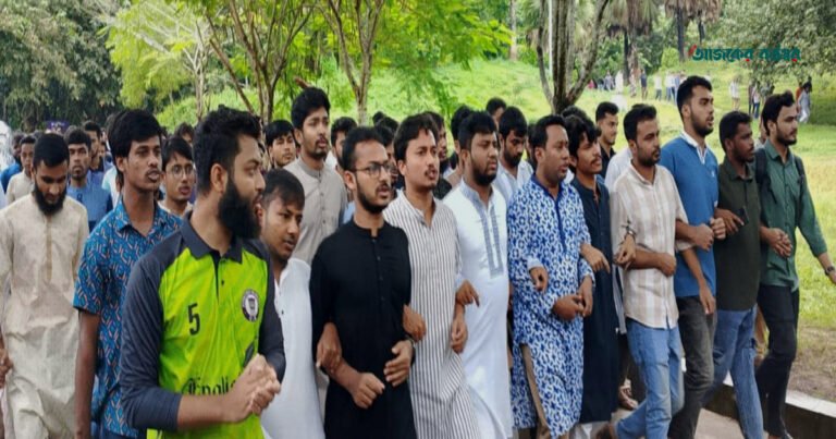 অপ্রতিম হত্যার বিচার দাবিতে কুবিতে ছাত্রশিবির ও ছাত্রদলের বিক্ষোভ