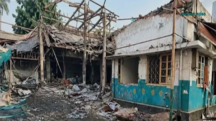 মিরপুরে স্বাস্থ্যকেন্দ্রে হামলা ও লুটপাটের ঘটনায় গ্রেপ্তার ৪