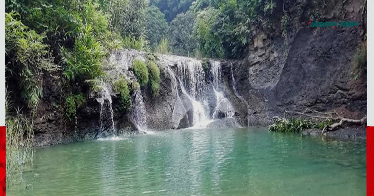 সীতাকুণ্ডের ঝরঝরি ট্রেইলে পথ হারানো দুই শিক্ষার্থী ৬ ঘণ্টা পর উদ্ধার