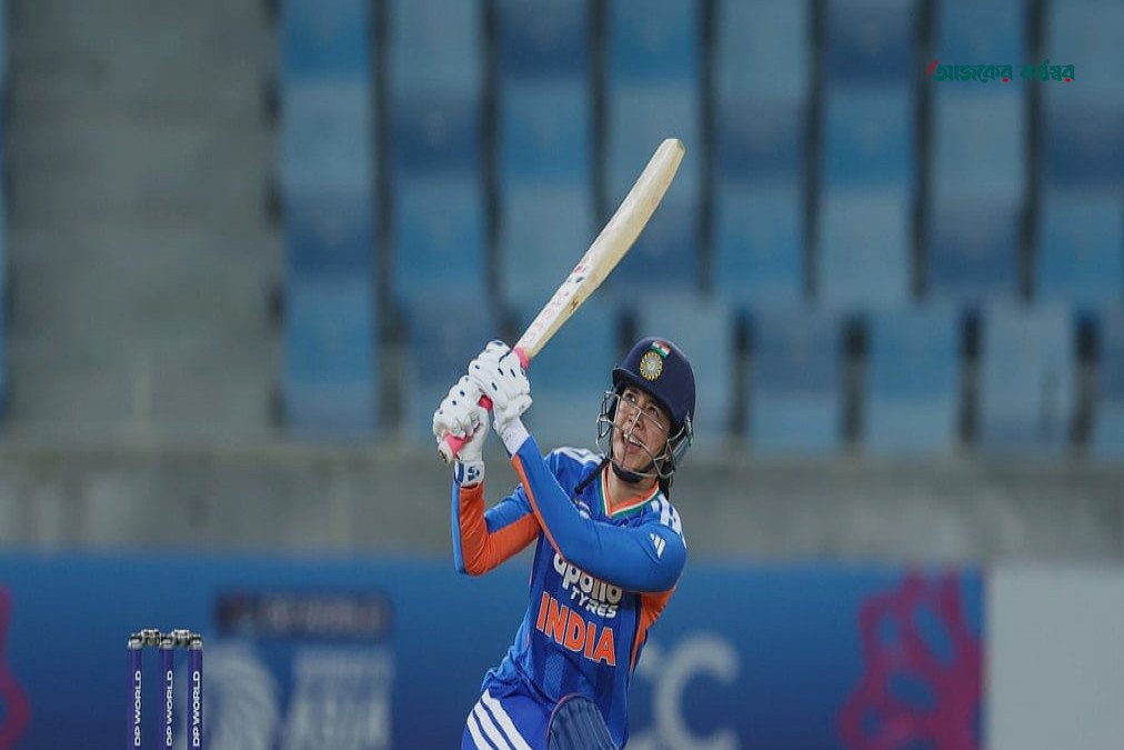 স্মৃতি মান্ধানা ও কামালিনিকে সাজঘরে ফেরাল বাংলাদেশ