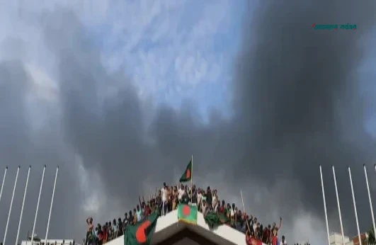 ৫ আগস্ট কি গণঅভ্যুত্থান নাকি বিপ্লব? বিশ্লেষণে ইতিহাস ও যুক্তি