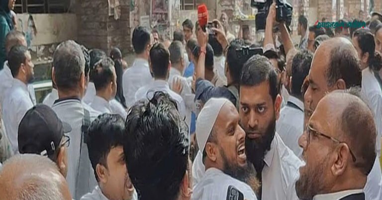 আখতারুজ্জামানের জামিন নামঞ্জুর, আদালতের ভেতরে-বাইরে আইনজীবীদের হট্টগোল