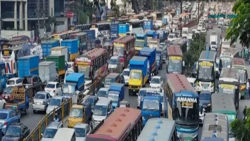 উত্তরায় সড়ক ছাড়লেন শ্রমিকরা, যান চলাচল স্বাভাবিক