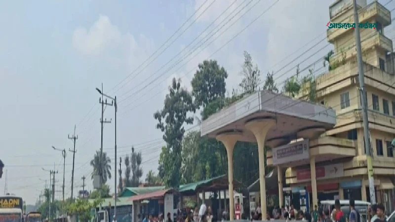 গ্যাসের দাবিতে কক্সবাজার-চট্টগ্রাম মহাসড়ক অবরোধ করলেন অটোরিকশা চালকরা