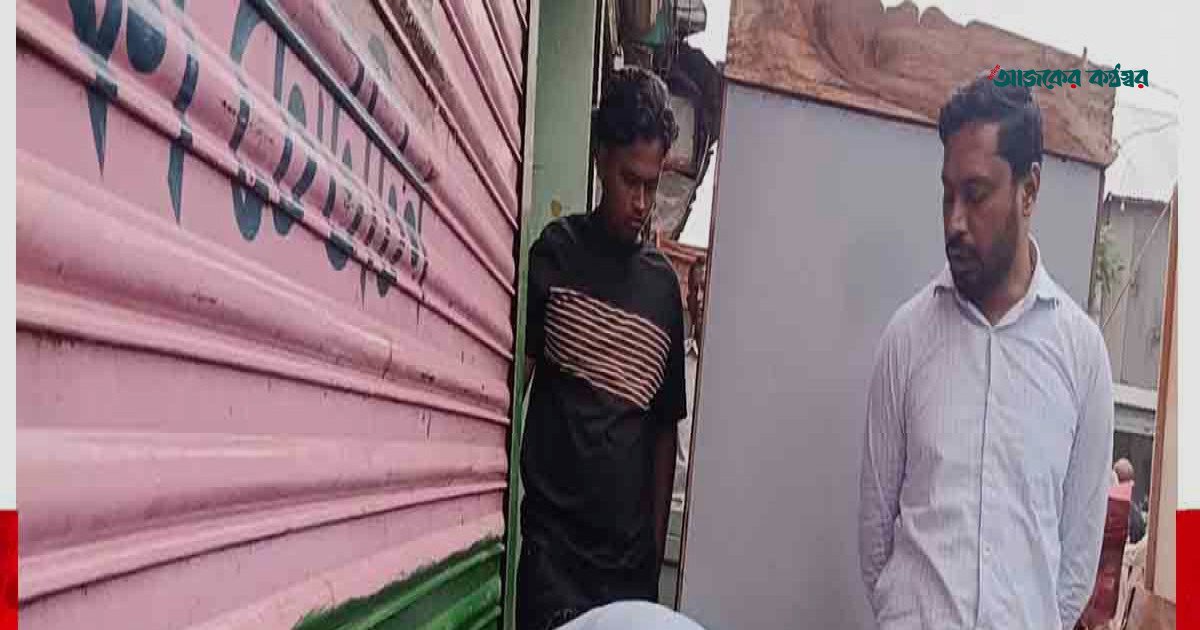 জাজিরায় বিএনপি নেতার দখল করা দোকান সিলগালা করল প্রশাসন