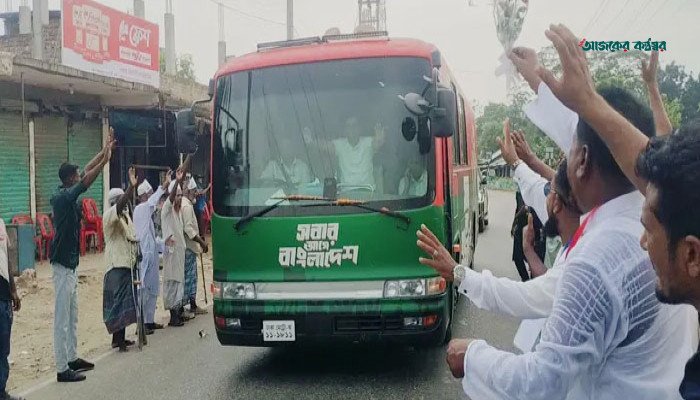 দিনব্যাপী সফরে ফেনী পৌঁছেছেন প্রধানমন্ত্রী