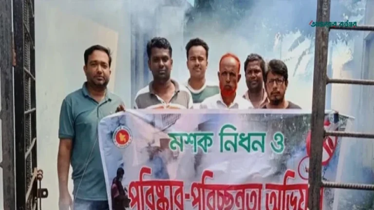 নাঙ্গলকোট পৌরসভায় ডেঙ্গু প্রতিরোধে দিনব্যাপী মশক নিধন কর্মসূচি