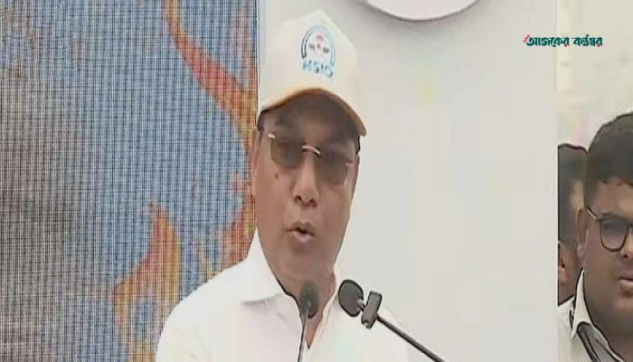 বিমানবন্দরে দায়িত্বে অবহেলায় কঠোর ব্যবস্থার হুঁশিয়ারি বিমানমন্ত্রীর