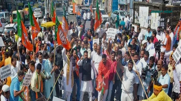 মল্লিকার্জুন খাড়গের মন্তব্যের প্রতিবাদে ভারত জুড়ে বিজেপির বিক্ষোভ