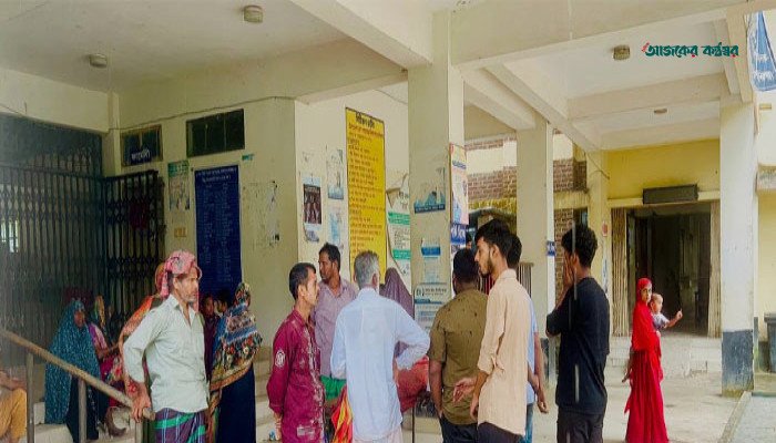 হরিরামপুরে ইজিবাইক-ভ্যান সংঘর্ষে ভ্যানচালকের মৃত্যু